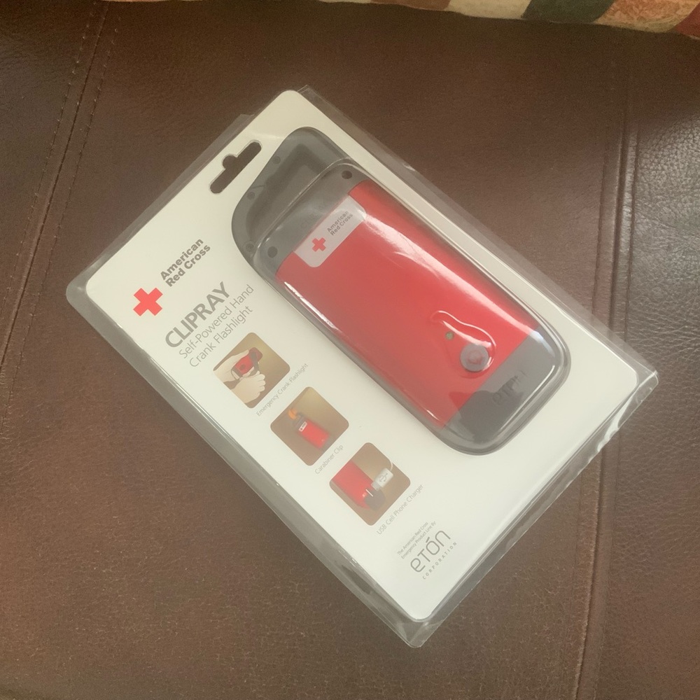 American Red Cross crank flashlight